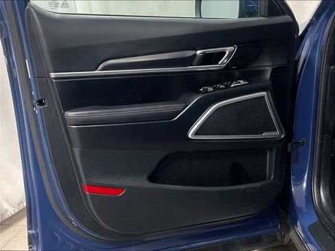 Used 2024 Kia Telluride S w/ S Sunroof Package image 9