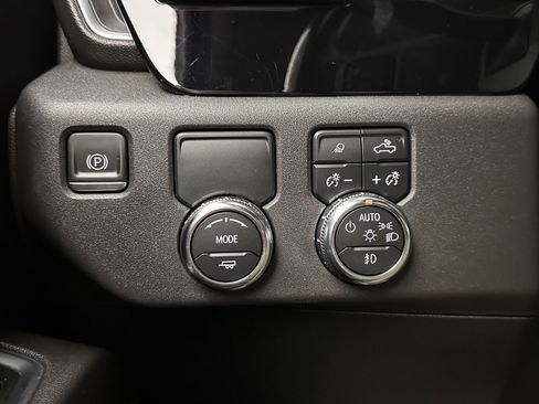 Used 2022 GMC Sierra 1500 SLT image 17