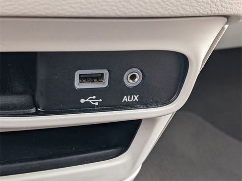 Used 2018 Chrysler Pacifica Touring Plus image 25