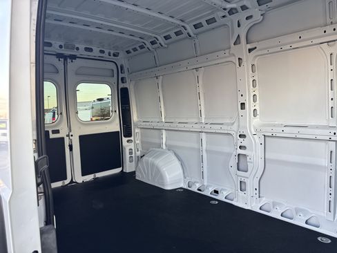 Used 2024 RAM ProMaster 2500 image 9