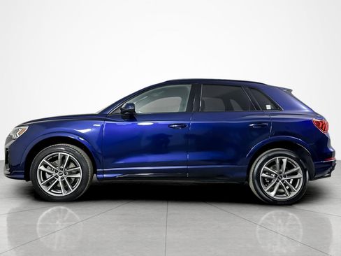 Used 2023 Audi Q3 2.0T Premium w/ Black Optic Sport Package image 2