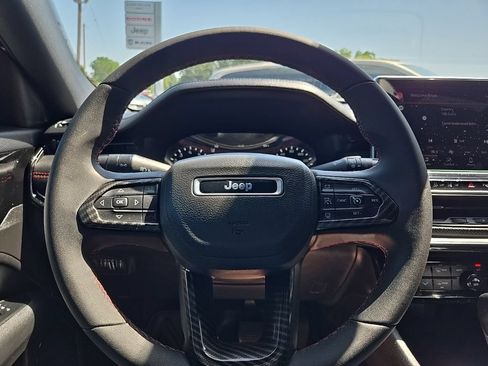 Used 2023 Jeep Compass Trailhawk AWD/4WD image 42