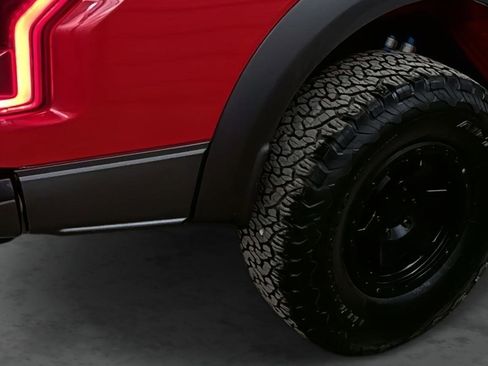 Used 2018 Ford F150 Raptor w/ Equipment Group 802A Luxury image 12