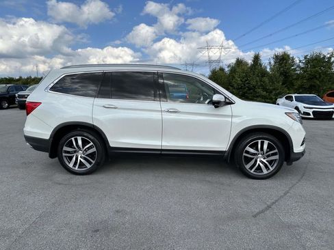 Used 2017 Honda Pilot Touring image 2