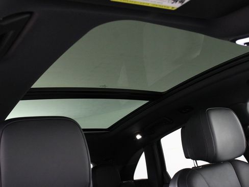 Certified 2025 Porsche Macan S image 25