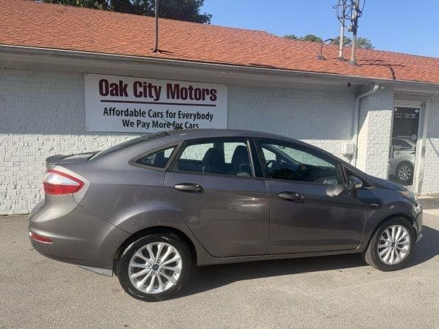 Used 2014 Ford Fiesta SE w/ Equipment Group 201A FWD image 4