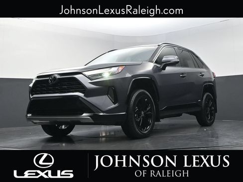 Used 2025 Toyota RAV4 SE AWD/4WD image 17
