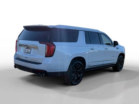 Used 2023 GMC Yukon XL Denali image 5