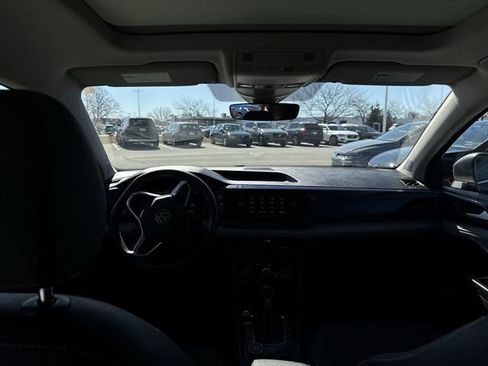 Used 2024 Volkswagen Taos SE w/ Panoramic Sunroof Package image 20