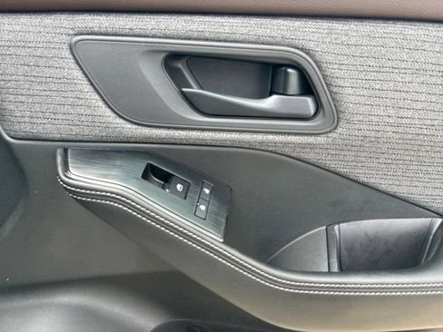 Used 2021 Nissan Rogue S FWD image 14