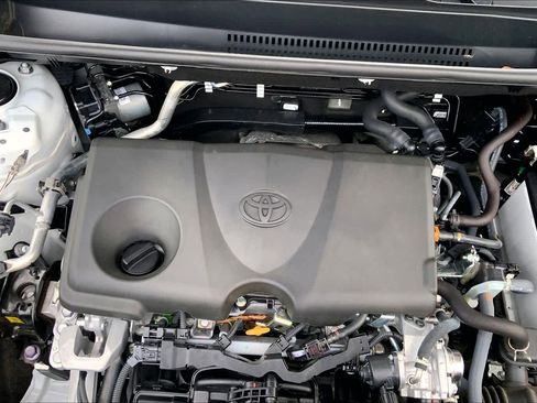 Used 2024 Toyota RAV4 XLE Premium FWD image 31