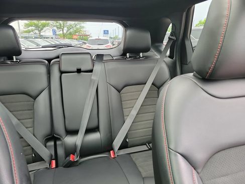 Used 2022 Ford Edge ST-Line w/ Class II Trailer Tow Package AWD/4WD image 11