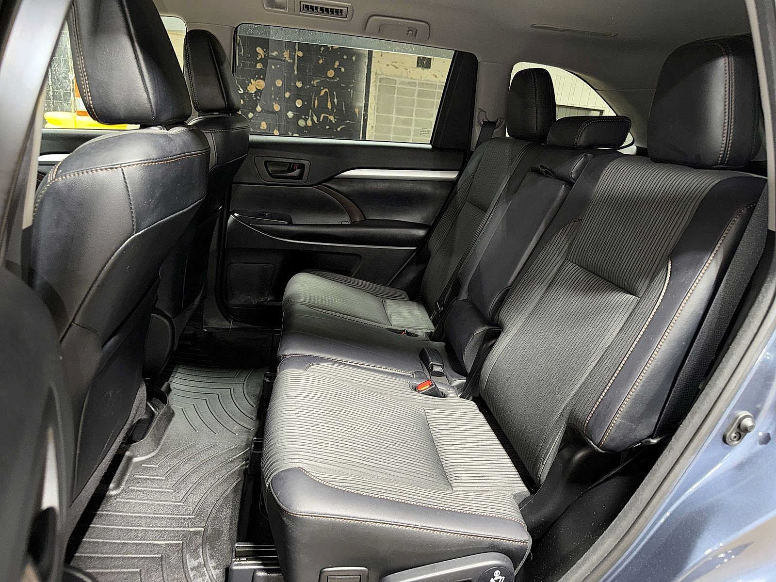 Certified 2017 Toyota Highlander Plus w/ Carpet Mat Package AWD/4WD image 17