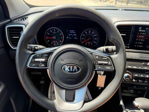 Used 2020 Kia Sportage LX w/ LX Popular Package AWD/4WD image 17