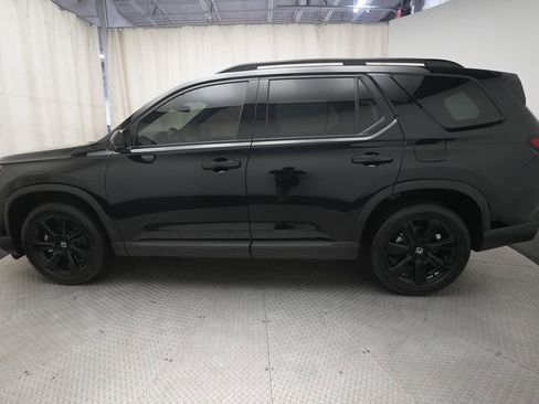 Certified 2025 Honda Pilot Black Edition image 26