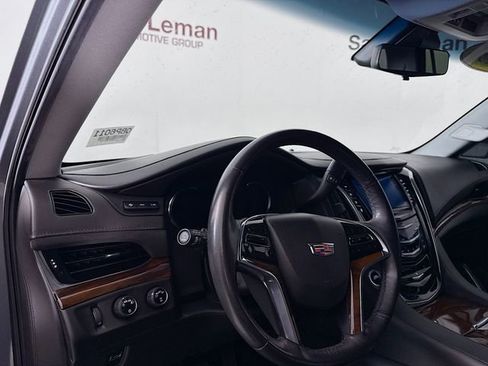Used 2019 Cadillac Escalade Premium Luxury w/ Escalade Sport Edition image 11