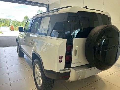 Certified 2022 Land Rover Defender 110 image 2