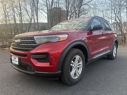 Used 2020 Ford Explorer XLT w/ Comfort Package image 1