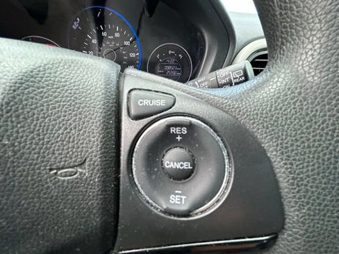 Used 2022 Honda HR-V LX image 14