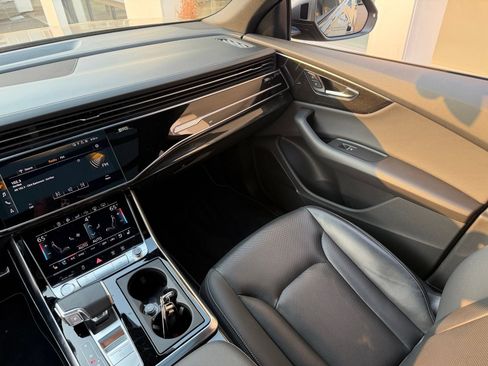 Used 2020 Audi Q8 Prestige w/ Prestige Package AWD/4WD image 7
