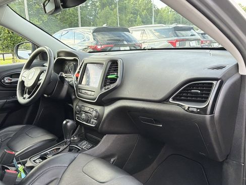 Used 2023 Jeep Cherokee Altitude Lux AWD/4WD image 19