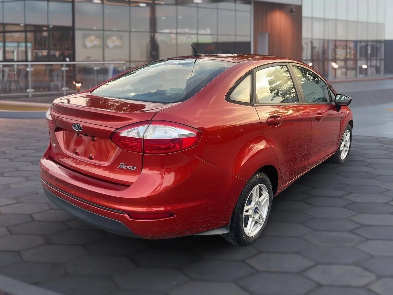 Used 2018 Ford Fiesta SE FWD image 10