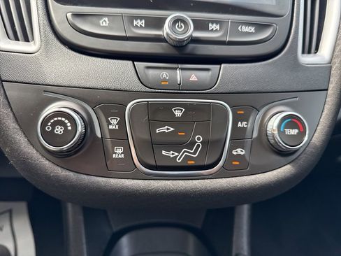 Used 2021 Chevrolet Malibu LS image 6