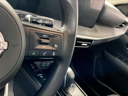 Certified 2025 Nissan Kicks SV AWD/4WD image 23