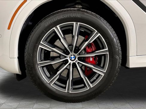 Certified 2026 BMW X6 xDrive40i w/ Climate Comfort Package AWD/4WD image 11