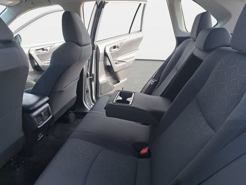 Used 2021 Toyota RAV4 XLE w/ Carpet Mat Package (TMS) AWD/4WD image 15