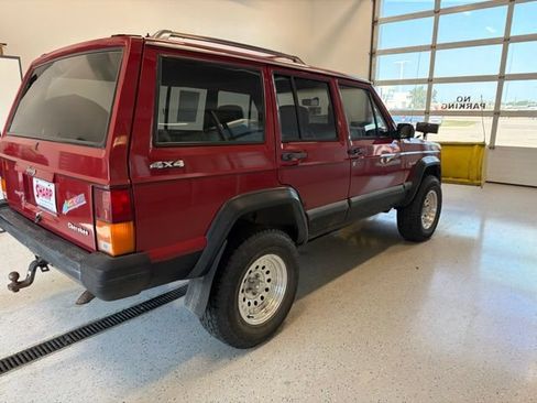 Used 1987 Jeep Cherokee 4WD 4-Door image 7