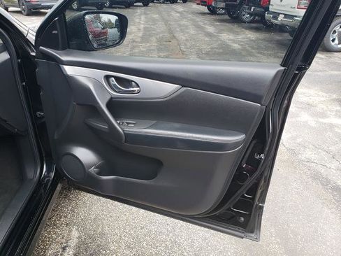Used 2020 Nissan Rogue Sport SL AWD/4WD image 17