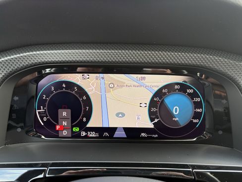 Used 2025 Volkswagen Atlas Cross Sport SEL R-Line image 14