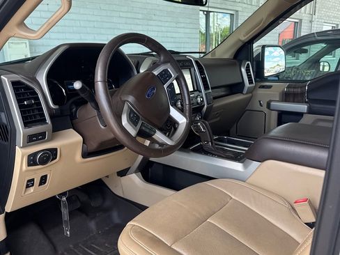 Used 2018 Ford F150 Lariat w/ Equipment Group 502A Luxury AWD/4WD image 11