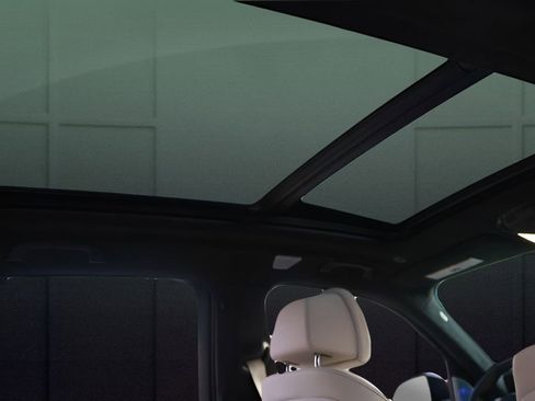 Used 2021 BMW X5 M50i w/ Executive Package image 40