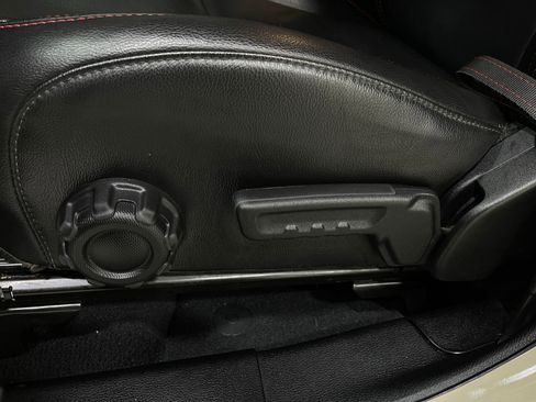 Used 2020 Jeep Gladiator Rubicon AWD/4WD image 15
