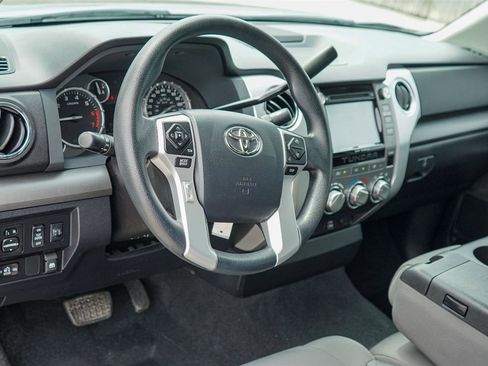 Used 2017 Toyota Tundra SR5 image 9