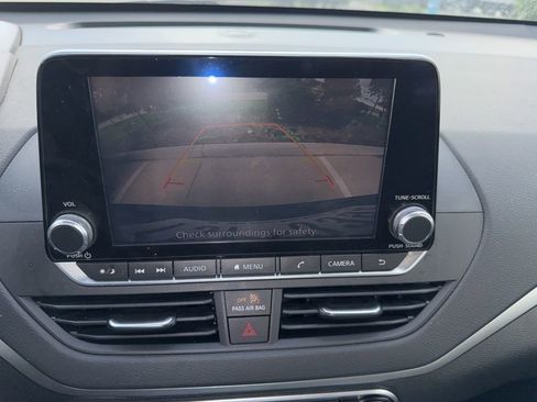 Used 2021 Nissan Altima 2.5 SV FWD image 16