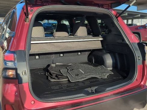 Used 2025 Subaru Forester Premium image 19