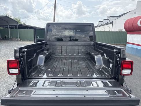 Used 2022 Jeep Gladiator Mojave w/ Trailer Tow Package AWD/4WD image 23