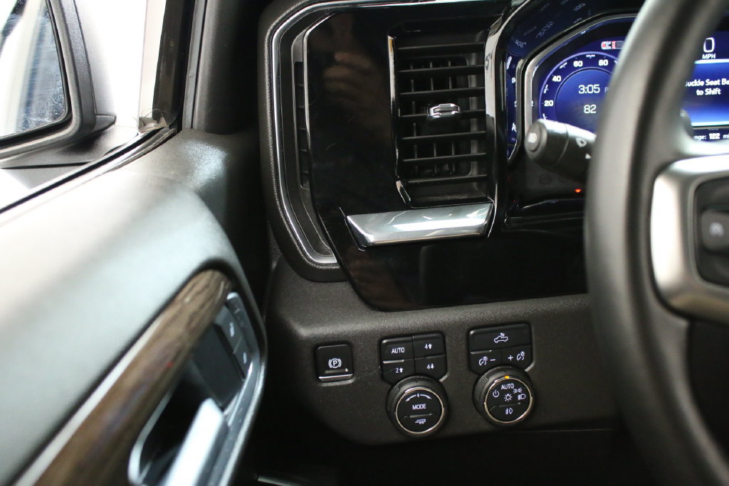 Used 2025 Chevrolet Silverado 1500 LT Trail Boss AWD/4WD image 16