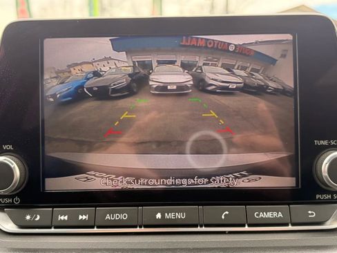 Used 2024 Nissan Rogue S image 22