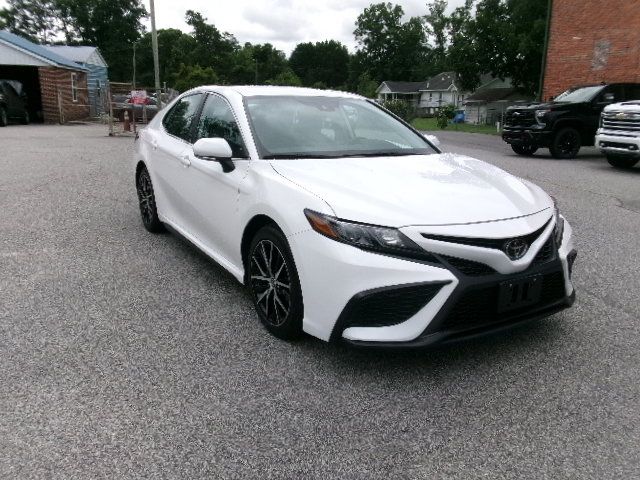 Used 2024 Toyota Camry SE w/ Convenience Package FWD image 1