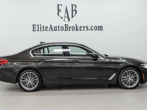 Used 2019 BMW 530i xDrive w/ Premium Package AWD/4WD image 5