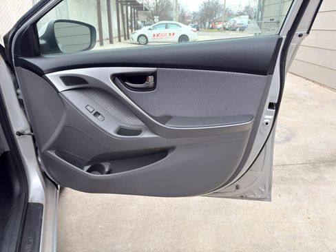 Used 2013 Hyundai Elantra GLS w/ Preferred Pkg image 23