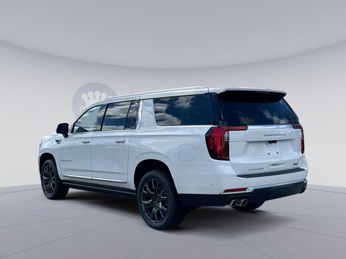 New 2026 GMC Yukon XL Denali w/ Denali Reserve Package AWD/4WD image 4
