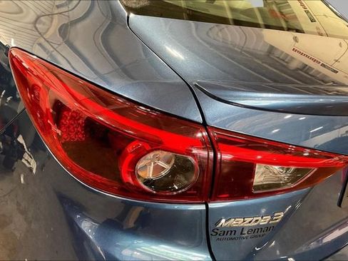 Used 2018 MAZDA MAZDA3 Grand Touring w/ Premium Equipment Package FWD image 30