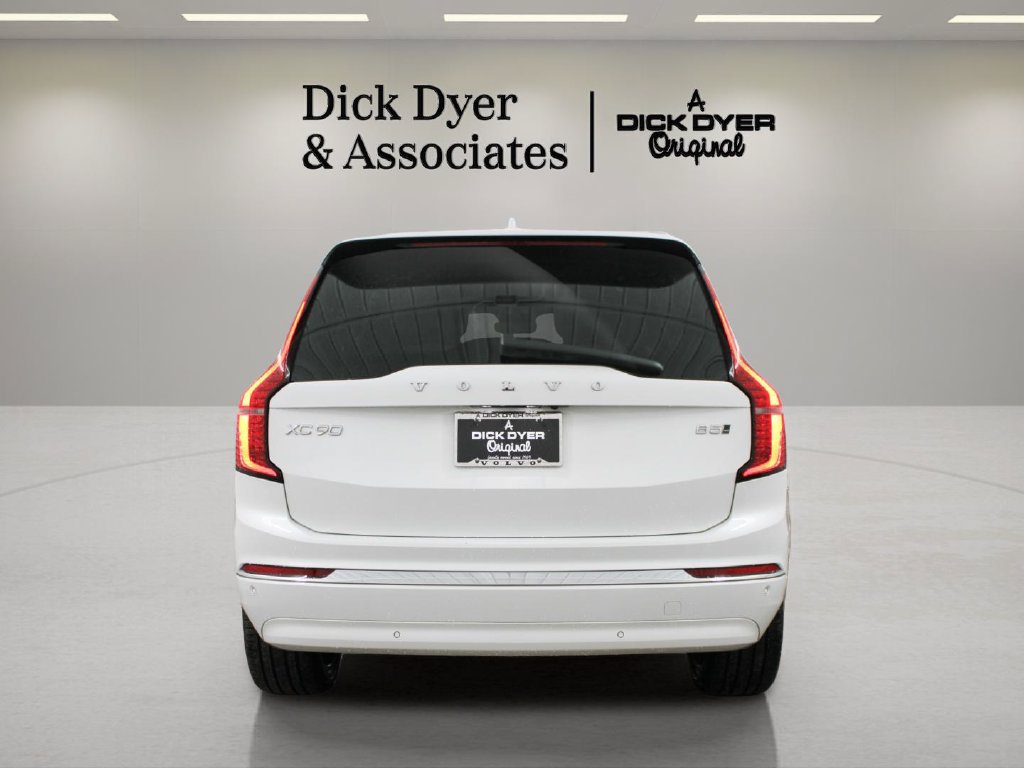 Certified 2025 Volvo XC90 B5 Ultra AWD/4WD image 10