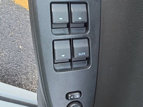 Used 2011 Chevrolet Impala LT w/ Luxury Edition Package FWD image 19