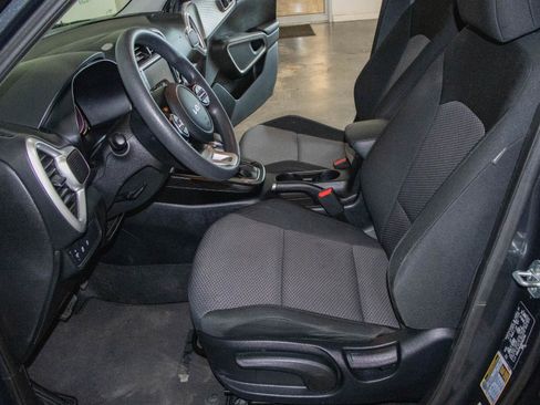 Used 2024 Kia Soul LX w/ Option Group 015 image 7